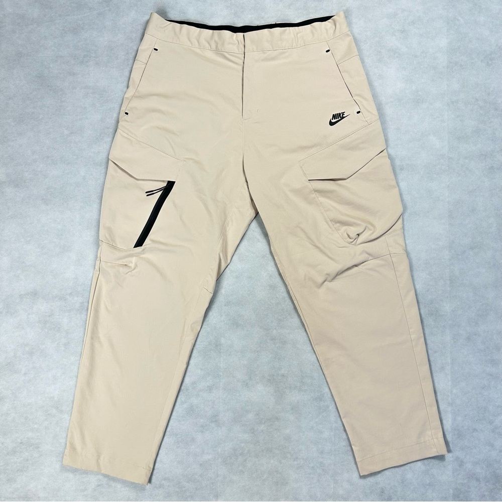 Nike Sportswear Tech Essentials Woven Unlined Cargo Trousers men’s